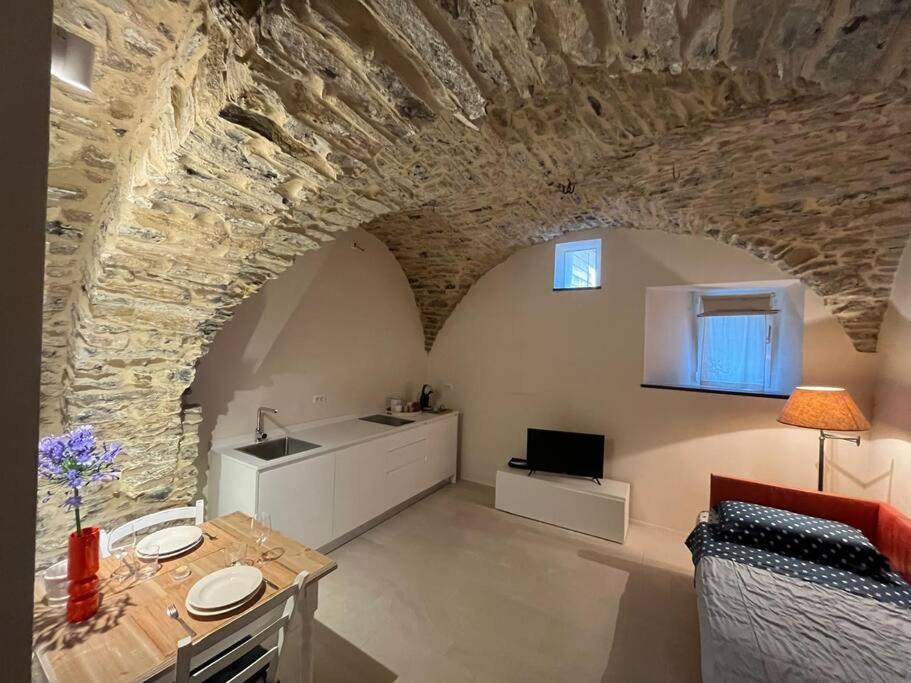 Studio Pietra E Charme Diano San Pietro ภายนอก รูปภาพ