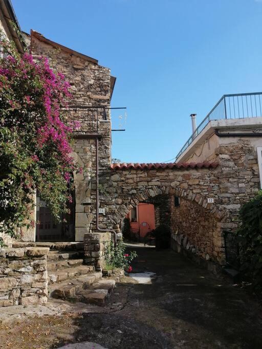 Studio Pietra E Charme Diano San Pietro ภายนอก รูปภาพ